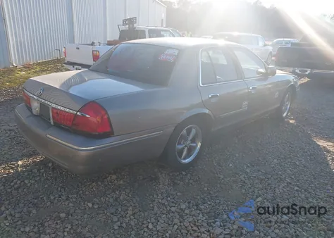 2001 Mercury Grand Marquis Gs z USA, uszkodzony, nr VIN 2MEFM74W11X714002